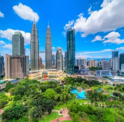 Skyline mit Petronas Twin Towers Kuala Lumpur Malaysia
